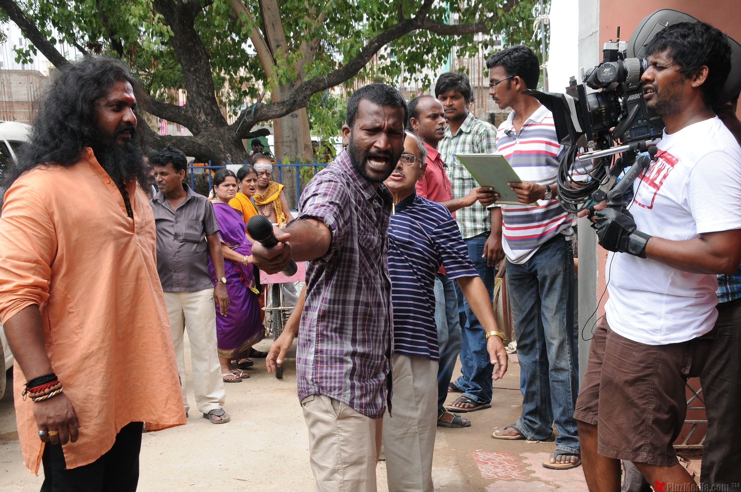 Suseenthiran - Vikram's Rajapattai New Movie Stills and Wroking Stills | Picture 94427